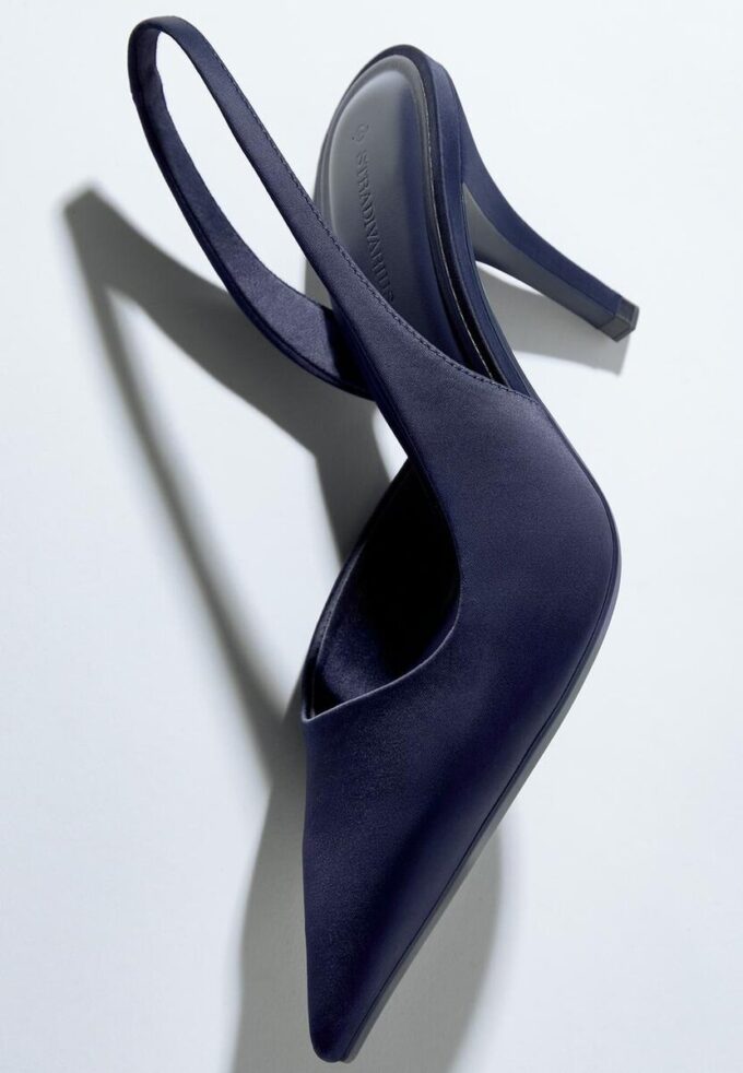 Absatzschuhe in Satinoptik