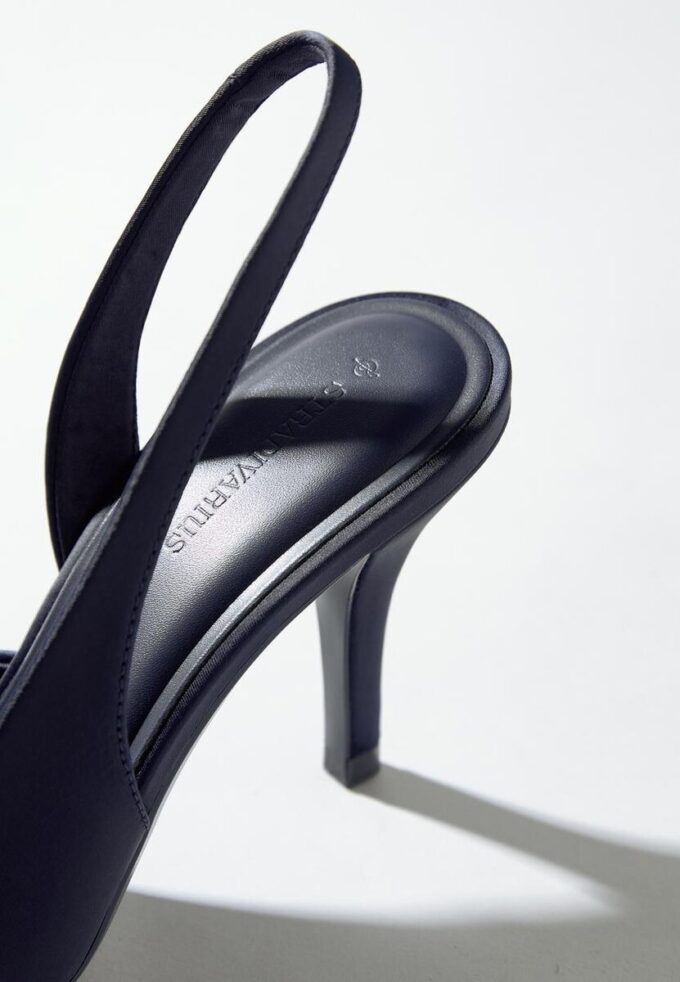Absatzschuhe in Satinoptik