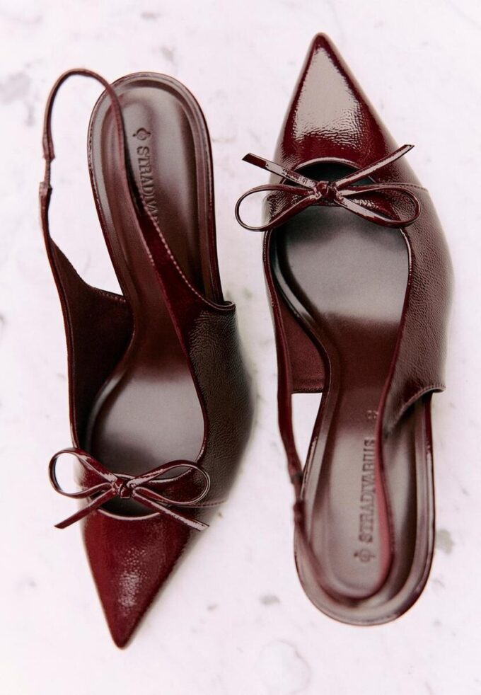 Absatzschuhe mit Schleife