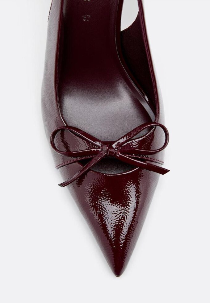 Absatzschuhe mit Schleife