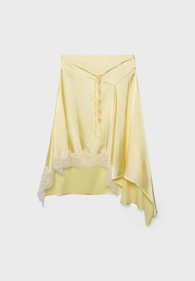 Asymmetrischer Midirock aus Satin Asymmetrischer Midirock aus Satin