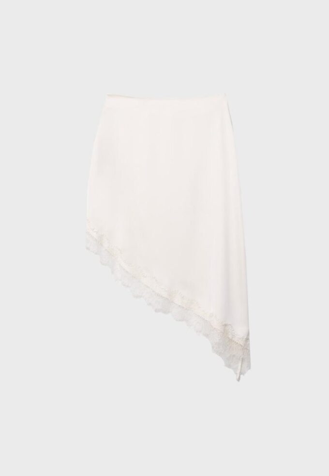 Asymmetrischer Rock aus Satin Asymmetrischer Rock aus Satin