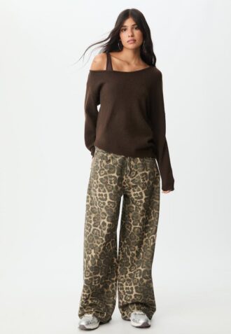 Asymmetrischer Strickpullover