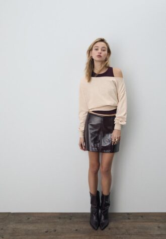 Asymmetrischer Strickpullover