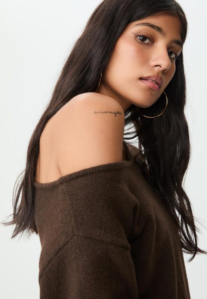 Asymmetrischer Strickpullover Asymmetrischer Strickpullover