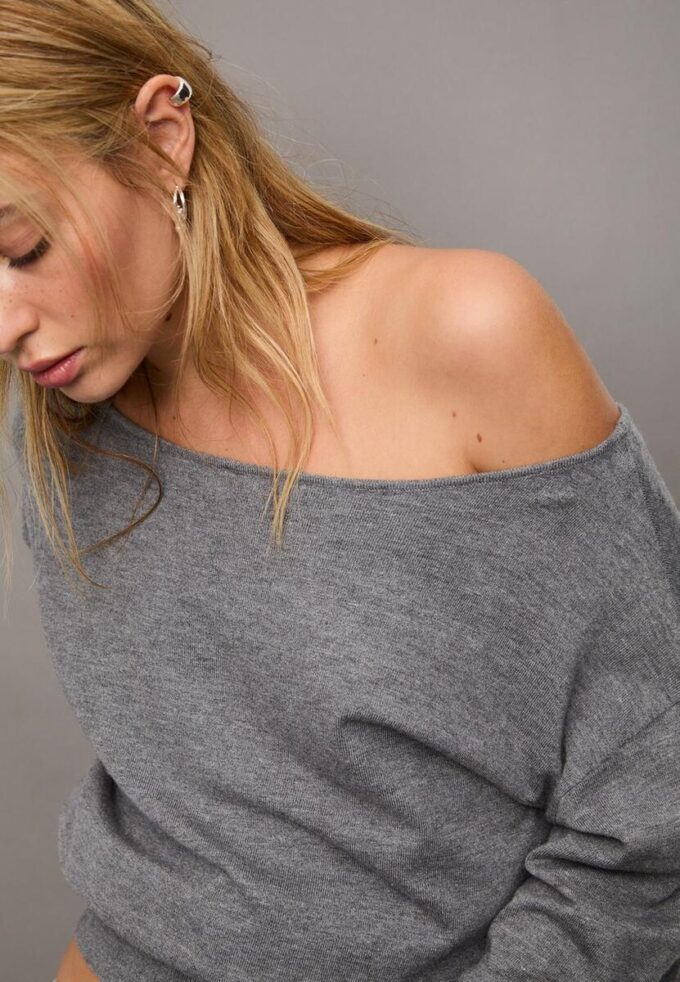 Asymmetrischer Strickpullover