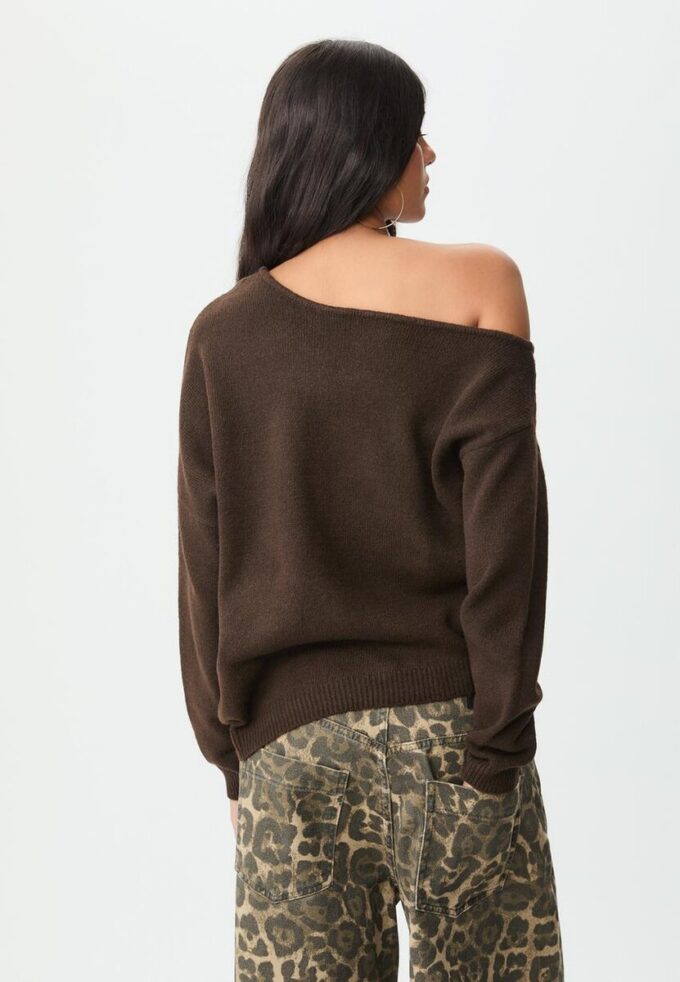 Asymmetrischer Strickpullover Asymmetrischer Strickpullover