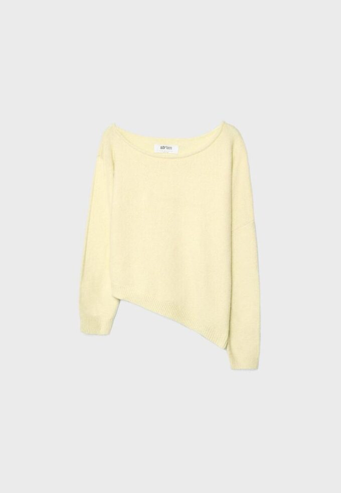 Asymmetrischer Strickpullover Asymmetrischer Strickpullover