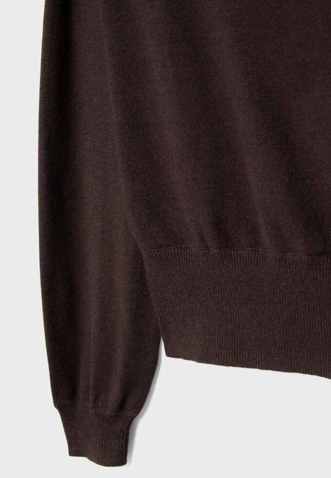 Asymmetrischer Strickpullover