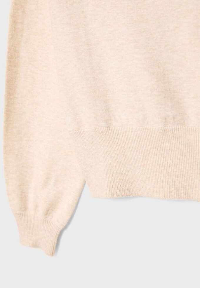 Asymmetrischer Strickpullover