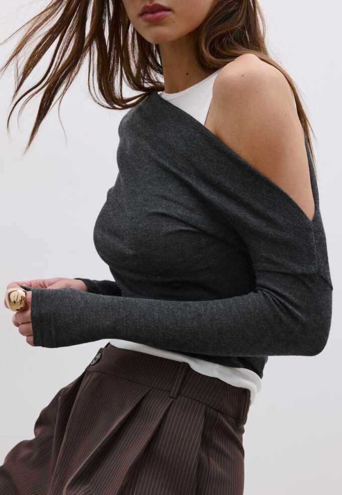 Asymmetrisches Doppel-T-Shirt Asymmetrisches Doppel-T-Shirt