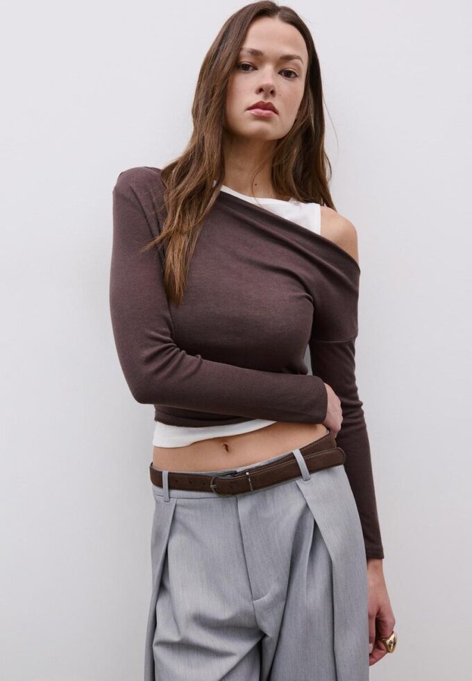 Asymmetrisches Doppel-T-Shirt Asymmetrisches Doppel-T-Shirt