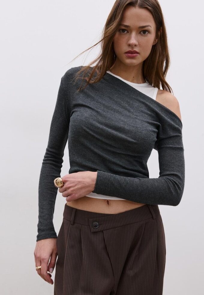 Asymmetrisches Doppel-T-Shirt Asymmetrisches Doppel-T-Shirt