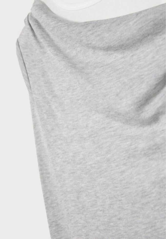 Asymmetrisches Doppel-T-Shirt Asymmetrisches Doppel-T-Shirt