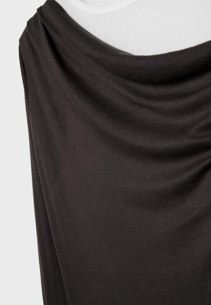 Asymmetrisches Doppel-T-Shirt Asymmetrisches Doppel-T-Shirt