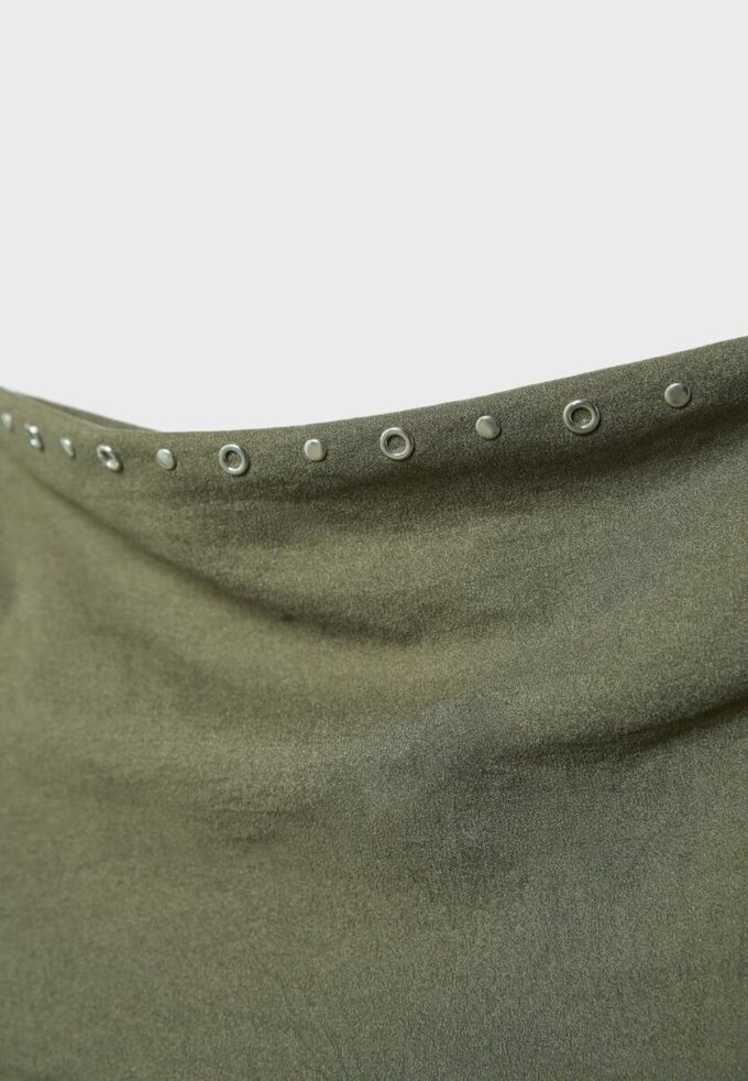Asymmetrisches Minikleid mit Nieten