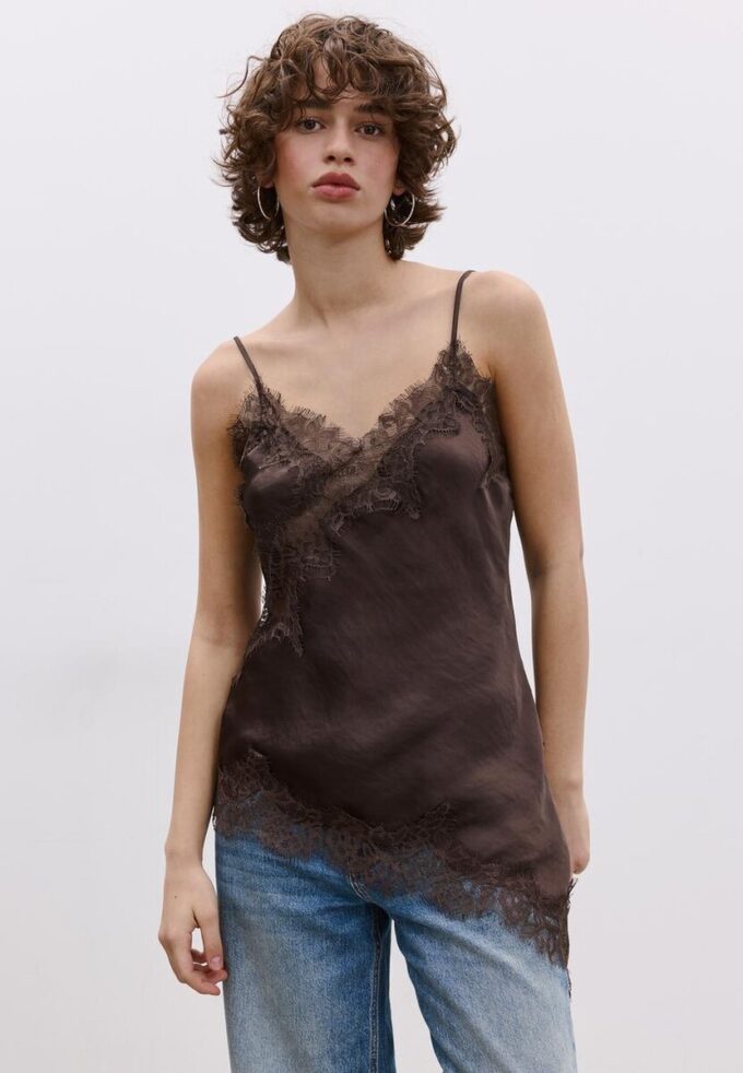 Asymmetrisches Spitzen-Oberteil mit Trägern Asymmetrisches Spitzen-Oberteil mit Trägern