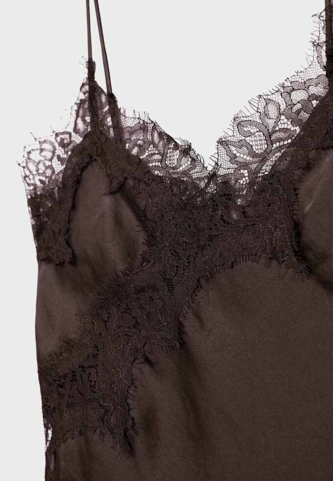 Asymmetrisches Spitzen-Oberteil mit Trägern Asymmetrisches Spitzen-Oberteil mit Trägern