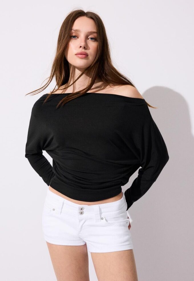 Asymmetrisches T-Shirt aus Modal Asymmetrisches T-Shirt aus Modal