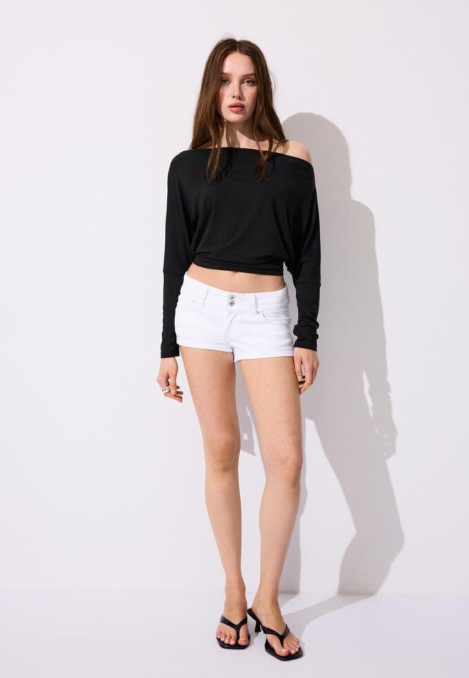 Asymmetrisches T-Shirt aus Modal Asymmetrisches T-Shirt aus Modal