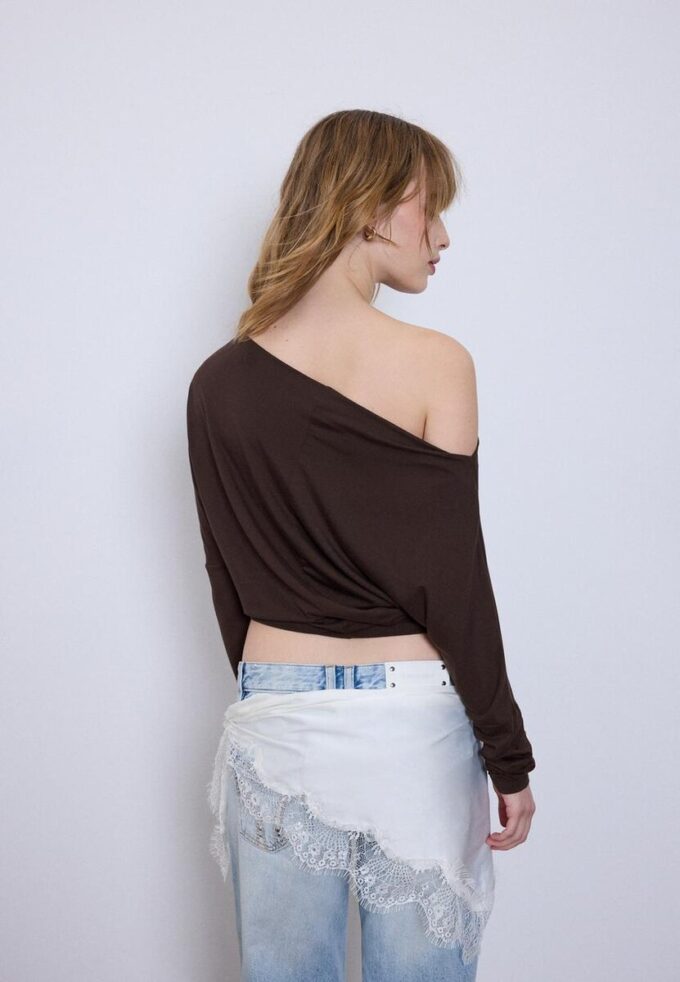Asymmetrisches T-Shirt aus Modal Asymmetrisches T-Shirt aus Modal