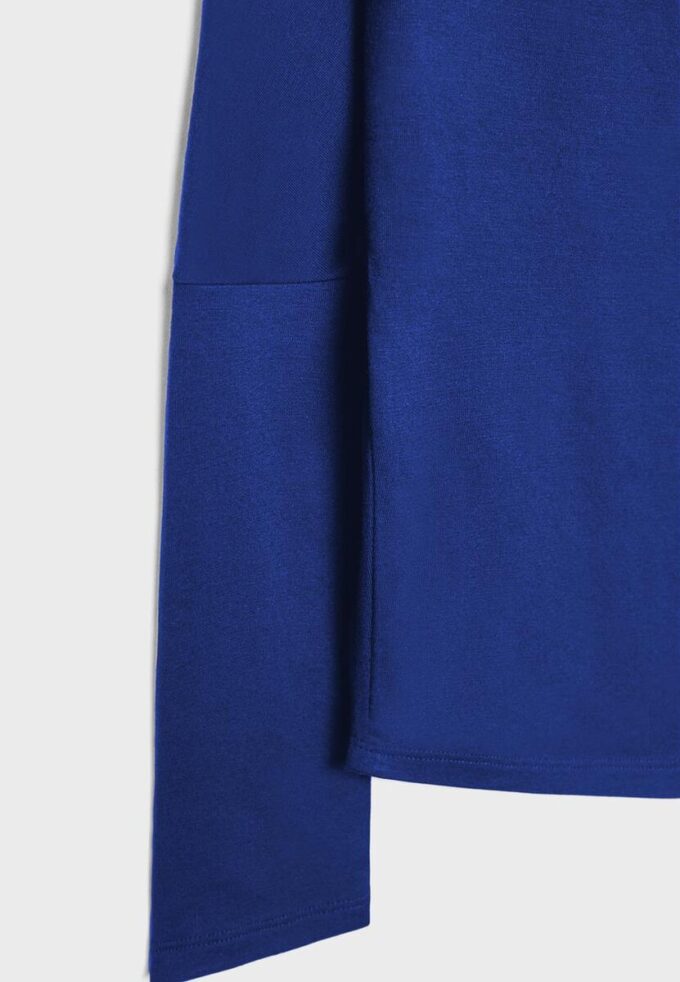 Asymmetrisches T-Shirt aus Modal Asymmetrisches T-Shirt aus Modal