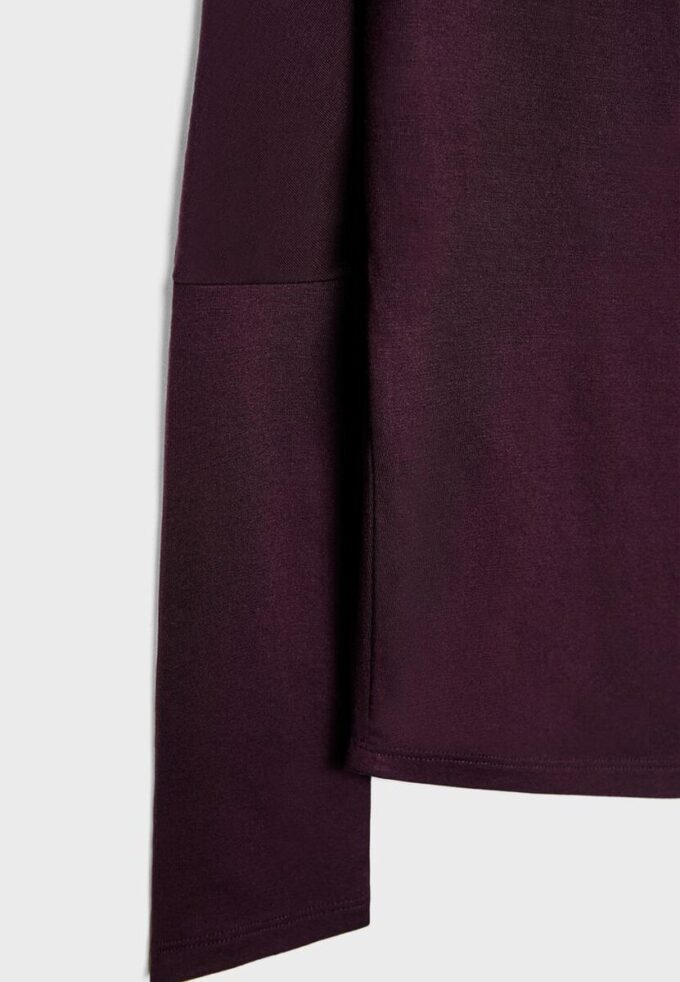 Asymmetrisches T-Shirt aus Modal Asymmetrisches T-Shirt aus Modal
