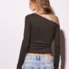 Asymmetrisches T-Shirt mit gerafftem Detail