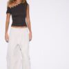 Asymmetrisches T-Shirt mit Knöpfen