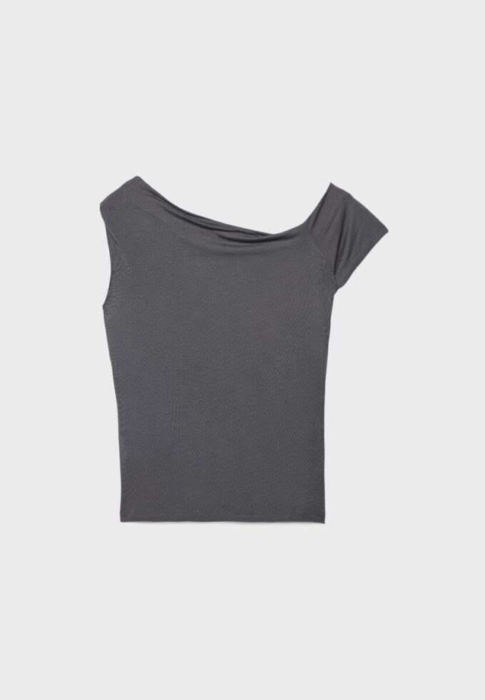 Asymmetrisches T-Shirt mit Knöpfen