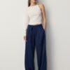 Asymmetrisches T-Shirt mit Metallschnalle