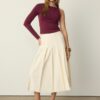 Asymmetrisches T-Shirt mit Metallschnalle