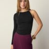 Asymmetrisches T-Shirt mit Metallschnalle