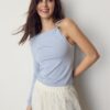 Asymmetrisches T-Shirt mit Metallschnalle