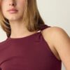 Asymmetrisches T-Shirt mit Metallschnalle
