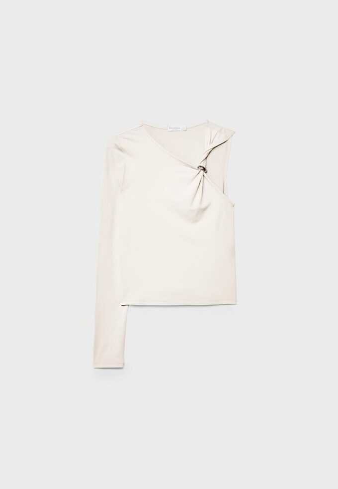 Asymmetrisches T-Shirt mit Metallschnalle