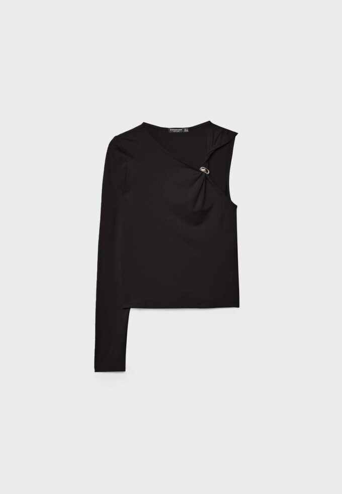 Asymmetrisches T-Shirt mit Metallschnalle