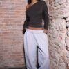 Asymmetrisches T-Shirt mit Nieten