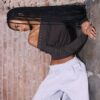 Asymmetrisches T-Shirt mit Nieten