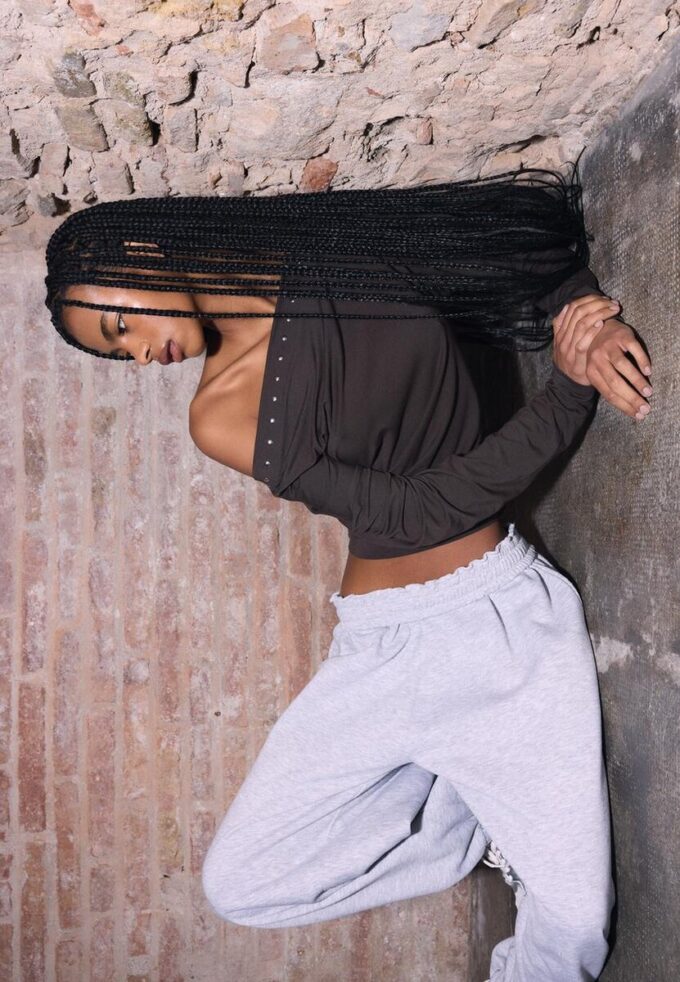 Asymmetrisches T-Shirt mit Nieten
