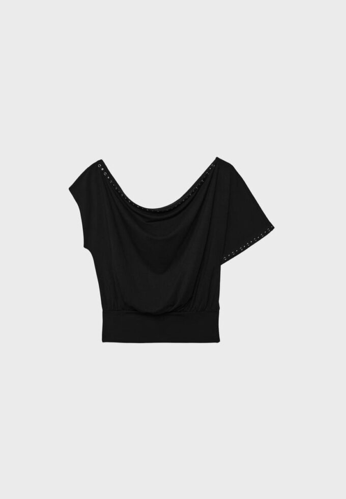 Asymmetrisches T-Shirt mit Nieten