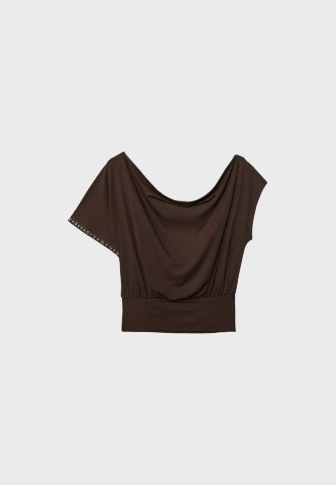 Asymmetrisches T-Shirt mit Nieten