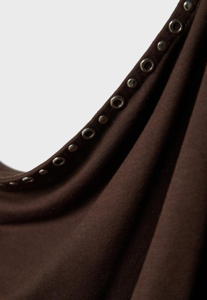 Asymmetrisches T-Shirt mit Nieten