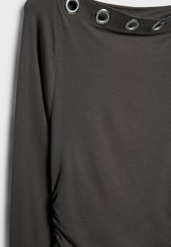 Asymmetrisches T-Shirt mit Ösen