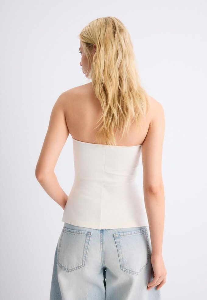 Bandeau-Oberteil mit Herzausschnitt Bandeau-Oberteil mit Herzausschnitt