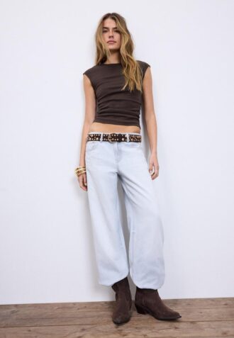 Basics gerafftes, figurbetontes T-Shirt