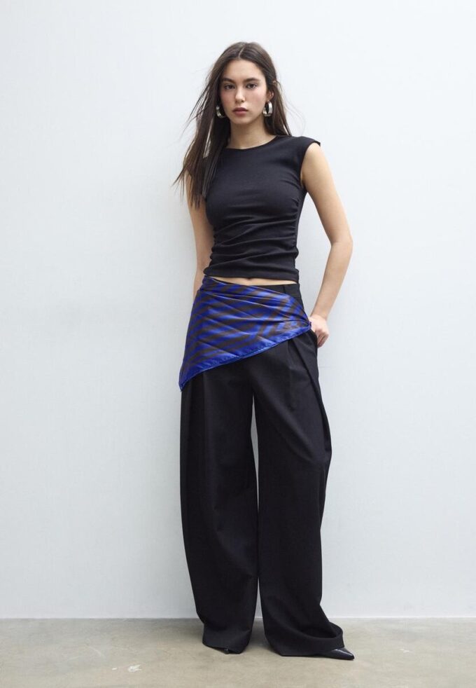 Basics gerafftes, figurbetontes T-Shirt Basics gerafftes, figurbetontes T-Shirt