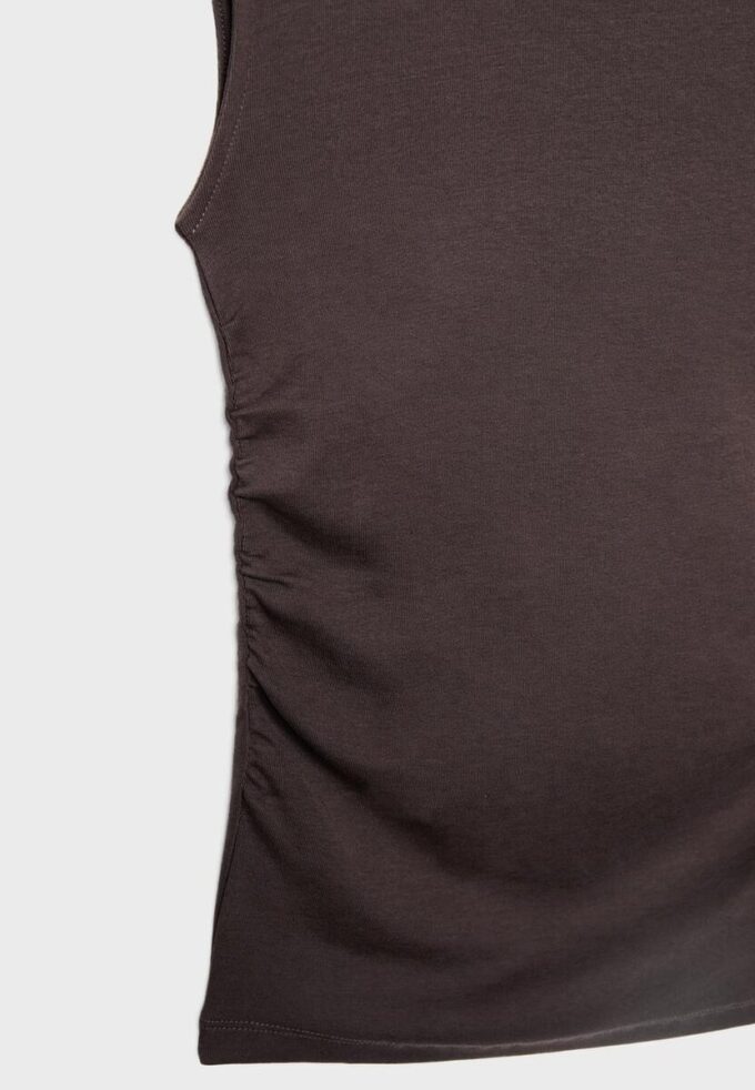 Basics gerafftes, figurbetontes T-Shirt