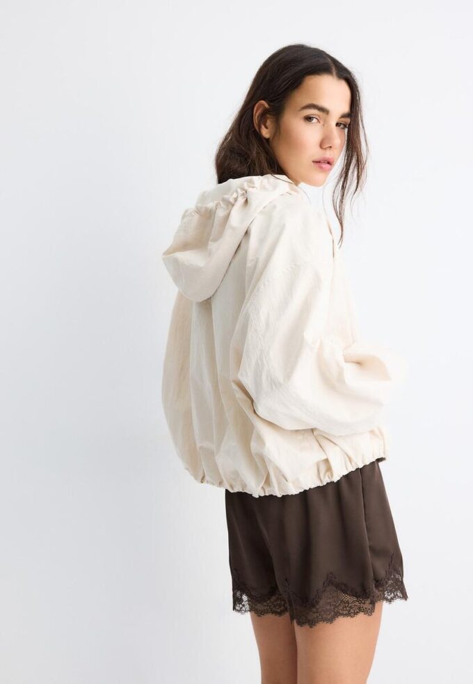 Basics-Kapuzenjacke aus Nylon Basics-Kapuzenjacke aus Nylon