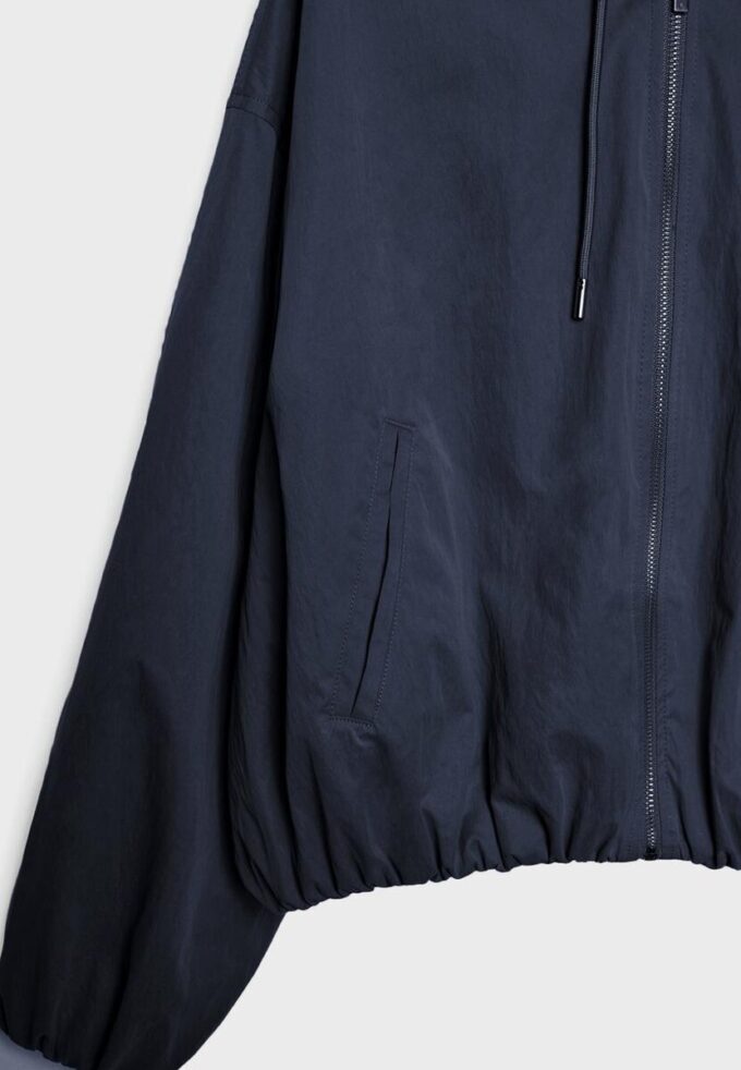 Basics-Kapuzenjacke aus Nylon Basics-Kapuzenjacke aus Nylon
